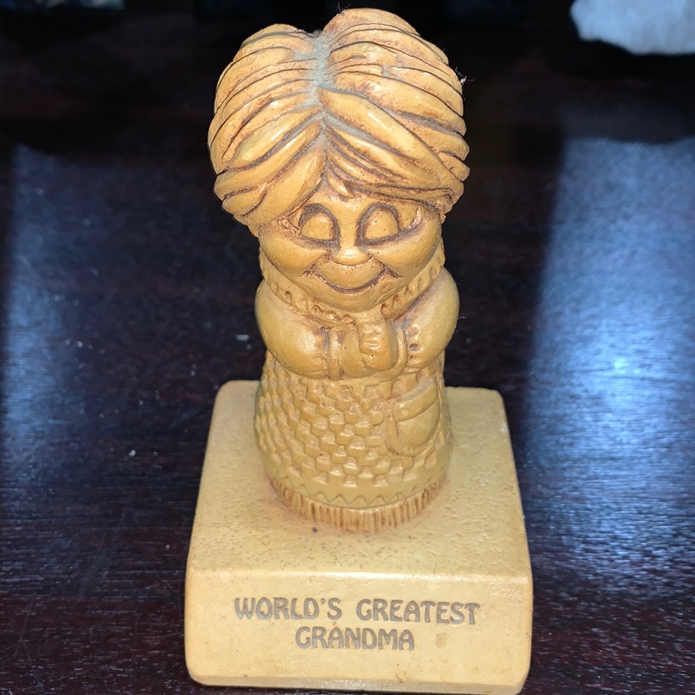 EUC Vintage Worlds Greatest Grandma figurine